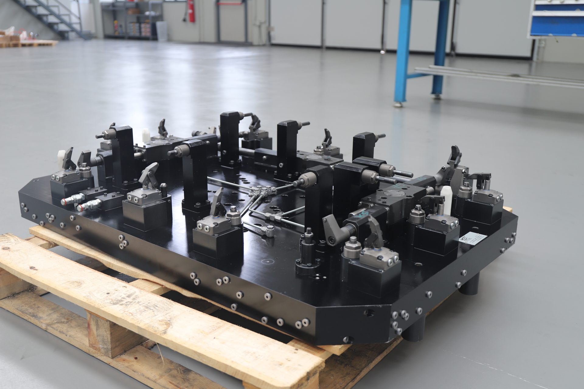 Attrezzatura di precisione MST — progettazione 3D e costruzione su commessa